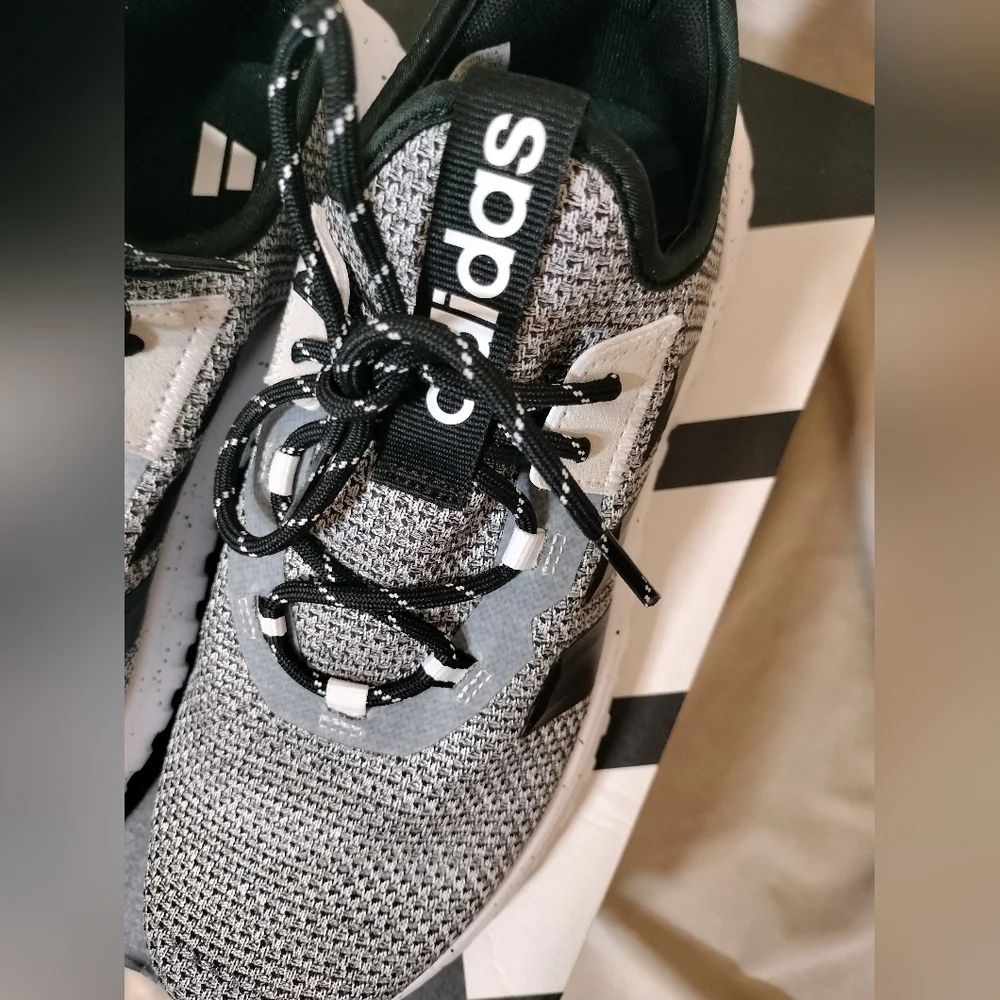 NIB! Adidas Kaptir 4.0K. Size 7 Youth/Women's Size 8.5
